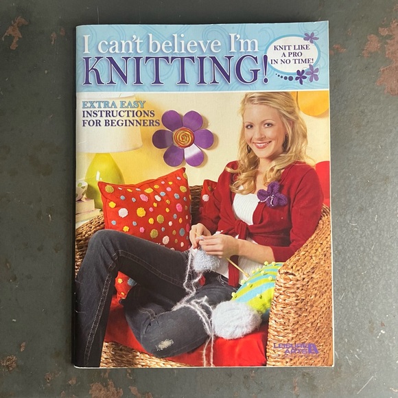 Set of 4 Knitting Books-beginner, mini bags, dog coats - Picture 11 of 14
